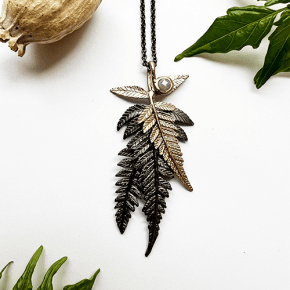 Lotta Jewellery Woodisa Fern - Halsband i brons