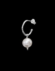 MARIA NILSDOTTER Pierced Pearl - Örhänge i silver