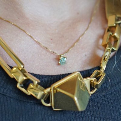 SIGRÉN Prisma Aqua - Halsband i förgyllt silver med glasmotiv