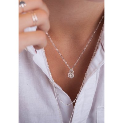 by Faith Bokstav D - Berlock i silver