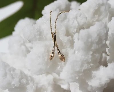 Per Borup Design Linn - Litet hängsmycke i guld