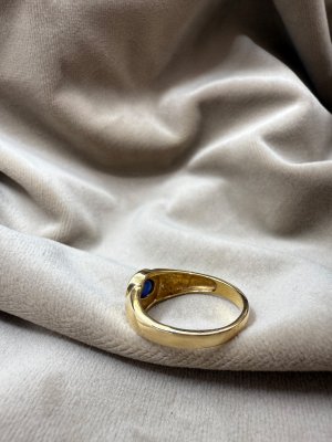 1990-tal - Ring i guld med safir och diamant