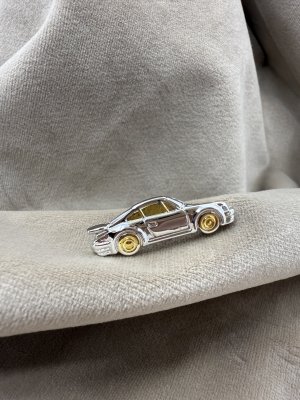 2000-tal - Porsche - Brosch i silver