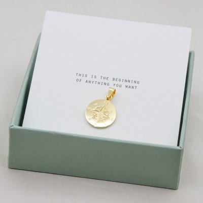 by Faith Kompass - Berlock i förgyllt silver