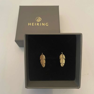 Heiring Feather mini - Örhängen i förgyllt silver