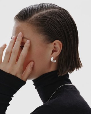 KALEVALA Alluring - Små örhängen i silver