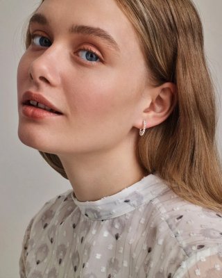 KALEVALA Circle of light - Små hoops örhängen i silver