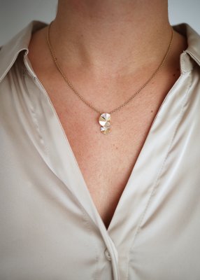 Per Borup Design Lily Lumina guldhänge