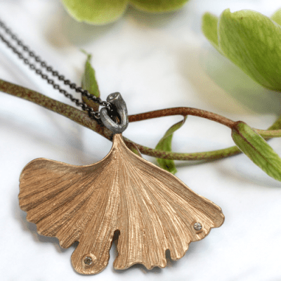 Lotta Jewellery Ebisu Ginkgo - Halsband i brons