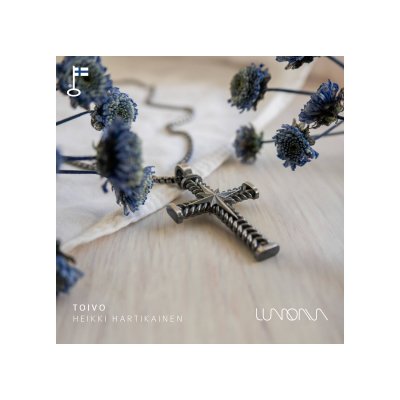 Hope Toivo kors halsband finsk design Lumoava
