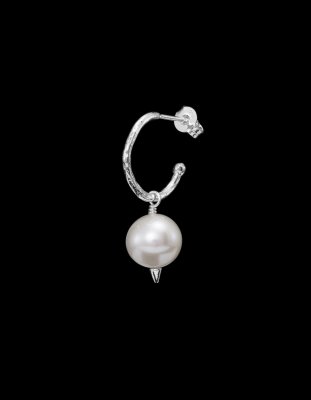 MARIA NILSDOTTER Pierced Pearl - Örhänge i silver