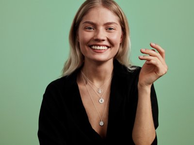 Kalevala Amulett Teljä Kvinnan Maiden halsband silver