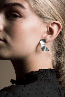 kalevala alluring statemant earring örhänge