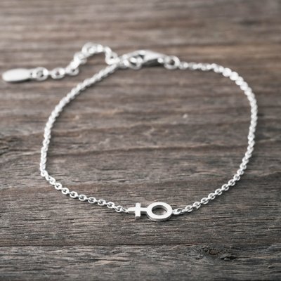 by Faith Kvinnotecken mini - Armband i silver