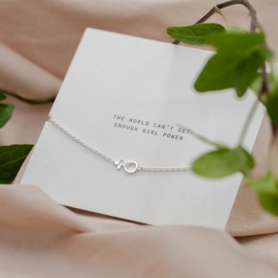 by Faith Kvinnotecken mini - Armband i silver