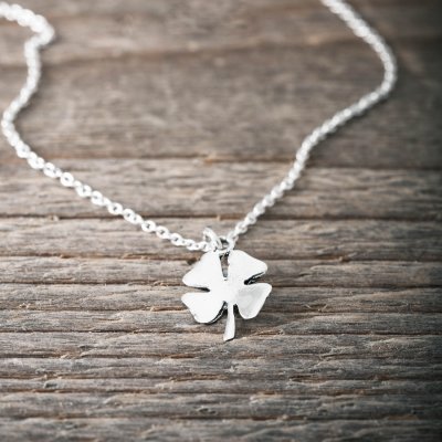 by Faith Lyckoklöver - Halsband i silver