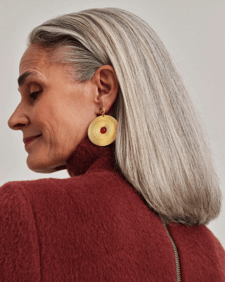 Kalevala Kosmos - Örhängen i brons med bärnsten