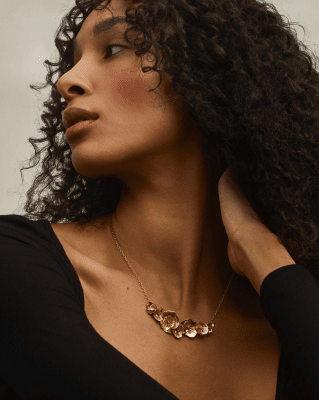 KALEVALA Summer Night Rose - Stort halsband i brons