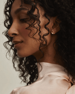 KALEVALA Summer Night Rose - Örhängen i brons