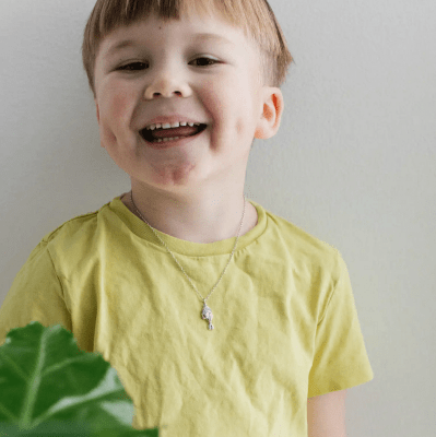 Lumoava Little Seal - Halsband i silver för barn