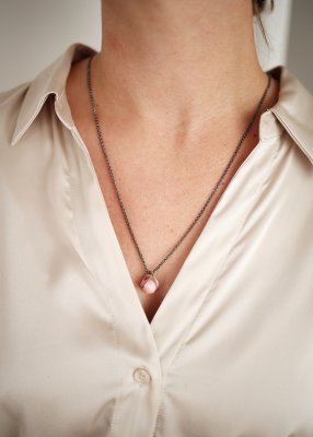 Per Borup Design Una Changeling - Hängsmycke i guld med utbytbar kula