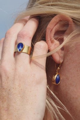 Sägen berså/mon amie örhängen i förgyllt silver